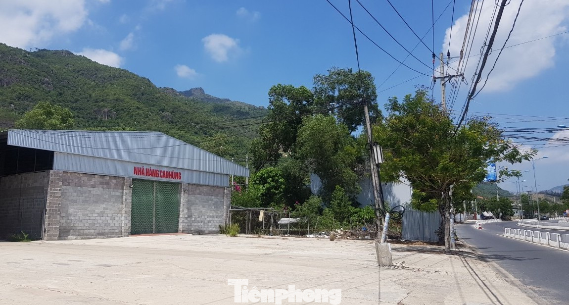 Cận cảnh chuỗi cửa hàng ở Nha Trang xây trái phép chuyên đón khách Trung Quốc ảnh 5