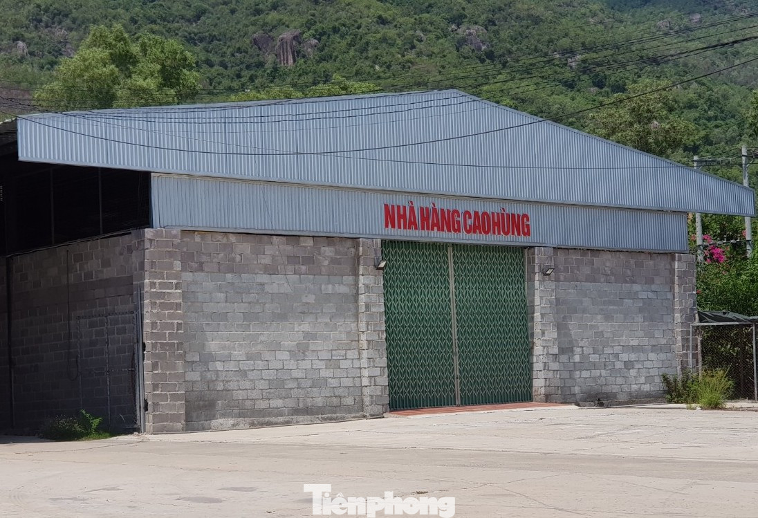 Cận cảnh chuỗi cửa hàng ở Nha Trang xây trái phép chuyên đón khách Trung Quốc ảnh 4