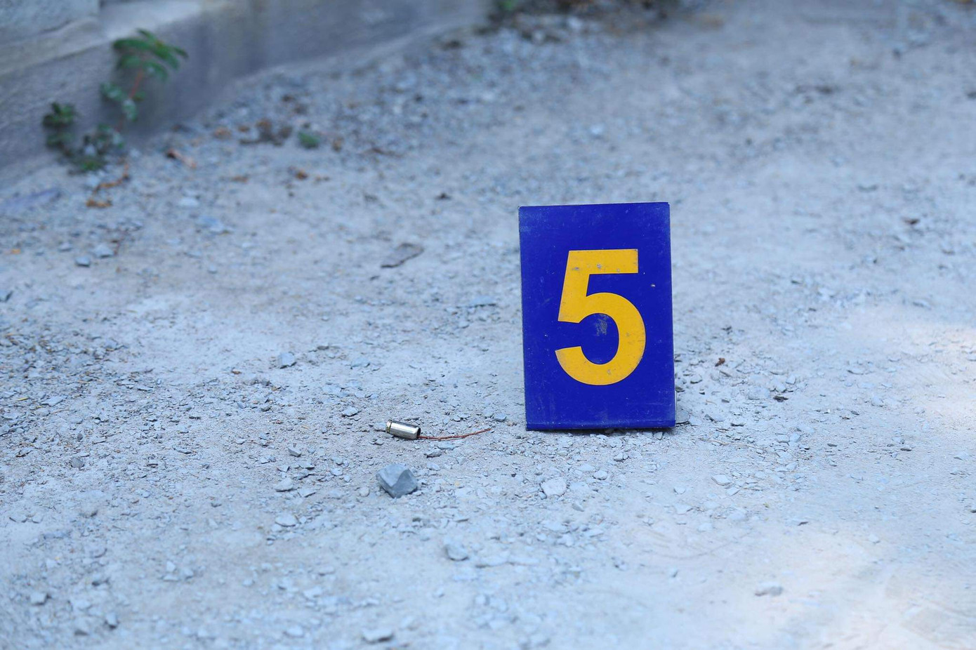 Xác định nguyên nhân vụ nổ súng trong quán cà phê ở Bình Dương ảnh 2