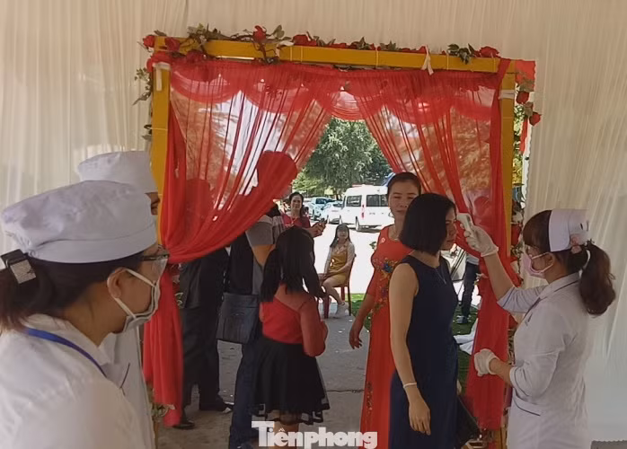 Chú rể Hàn Quốc nổi nóng tại đám cưới thời dịch Covid-19 ảnh 3