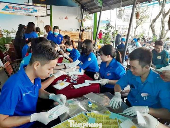 Tuổi trẻ Bình Dương sáng tạo giúp dân chống dịch Covid-19 ảnh 2