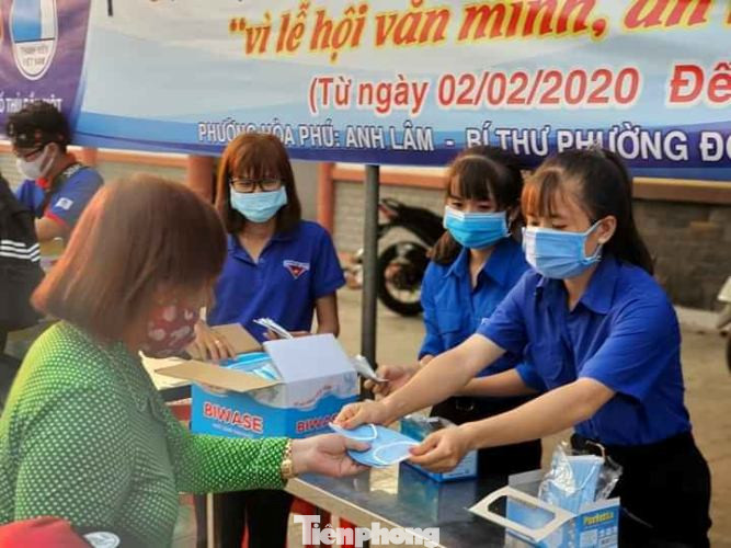 Tuổi trẻ Bình Dương sáng tạo giúp dân chống dịch Covid-19 ảnh 6