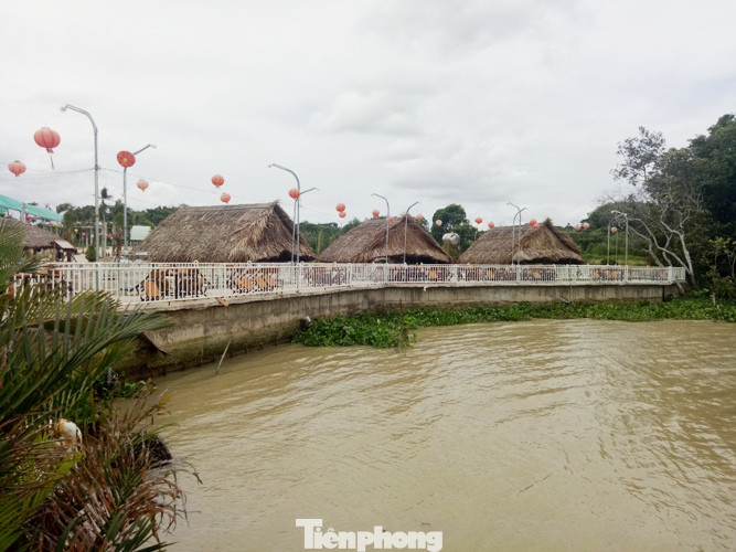 Phim trường, nhà hàng trái phép mọc như 'nấm' bên sông ảnh 7