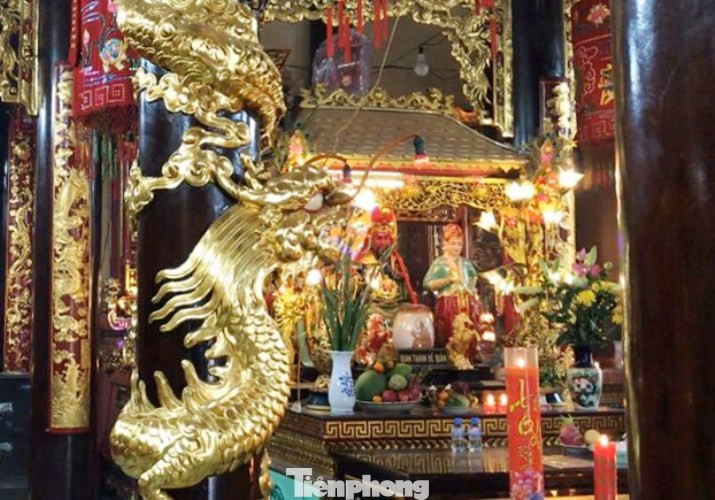 Vì sao khách thường chui qua chân ngựa ở ngôi chùa cổ 150 năm tại Bình Dương? ảnh 6