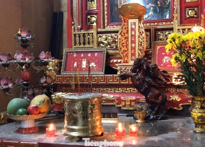 Vì sao khách thường chui qua chân ngựa ở ngôi chùa cổ 150 năm tại Bình Dương? ảnh 7