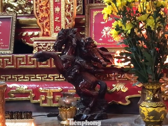 Vì sao khách thường chui qua chân ngựa ở ngôi chùa cổ 150 năm tại Bình Dương? ảnh 8