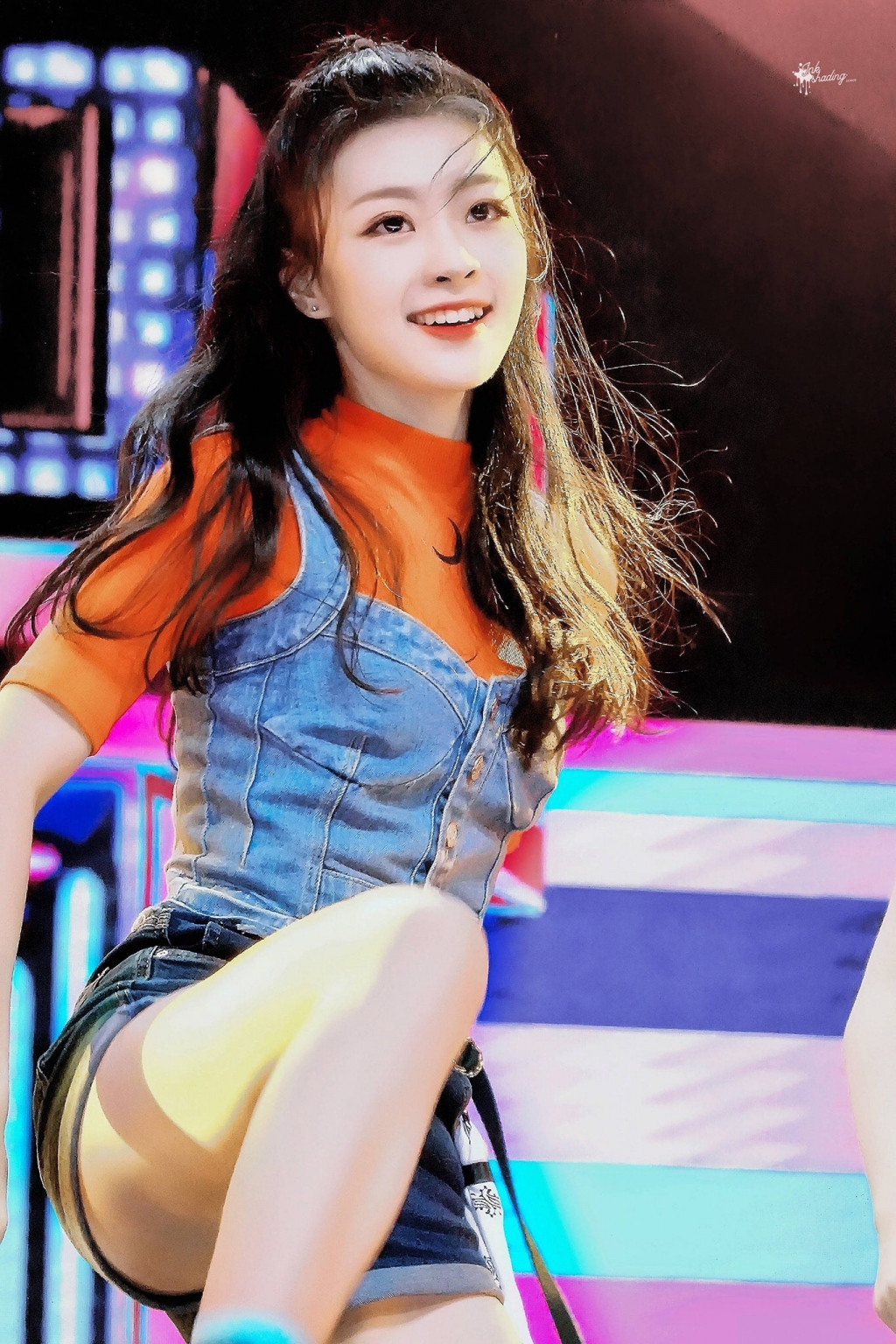 Khi thực tập sinh “Thanh Xuân Có Bạn 2” thành bạn cùng lớp, bạn muốn ngồi cùng bàn với ai? ảnh 24