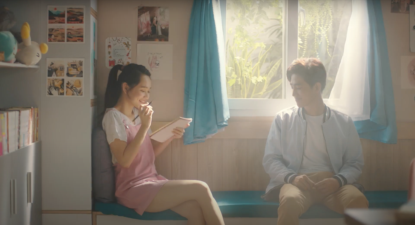 Sao Việt 24H: Hà Lan “Mắt Biếc” hóa nàng thơ, Hồ Việt Trung ra nhạc chế “thời Cô Vy” ảnh 2