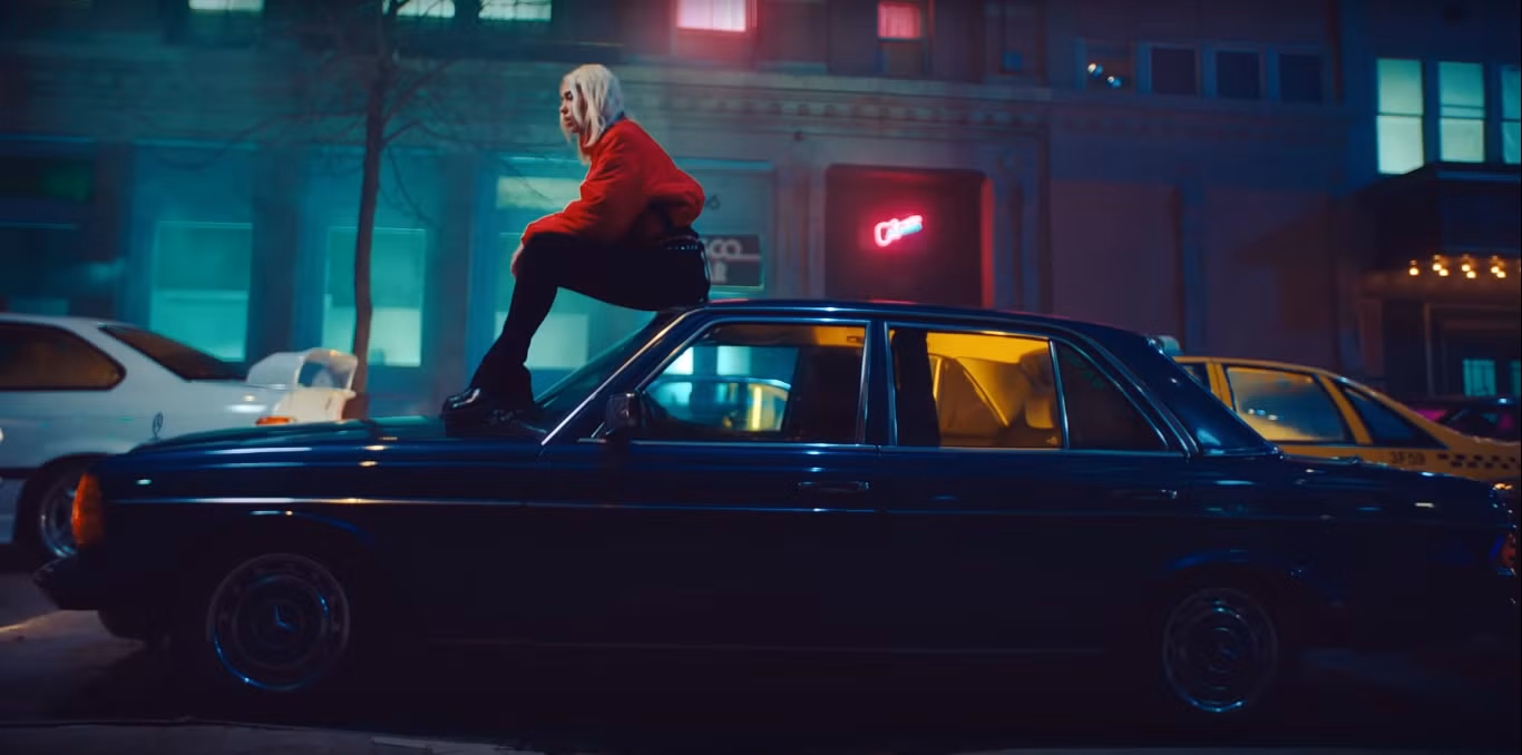 Dua Lipa ra mắt MV “Break My Heart” nhưng nghe cứ như bài hát kêu gọi phòng dịch, ủa? ảnh 3