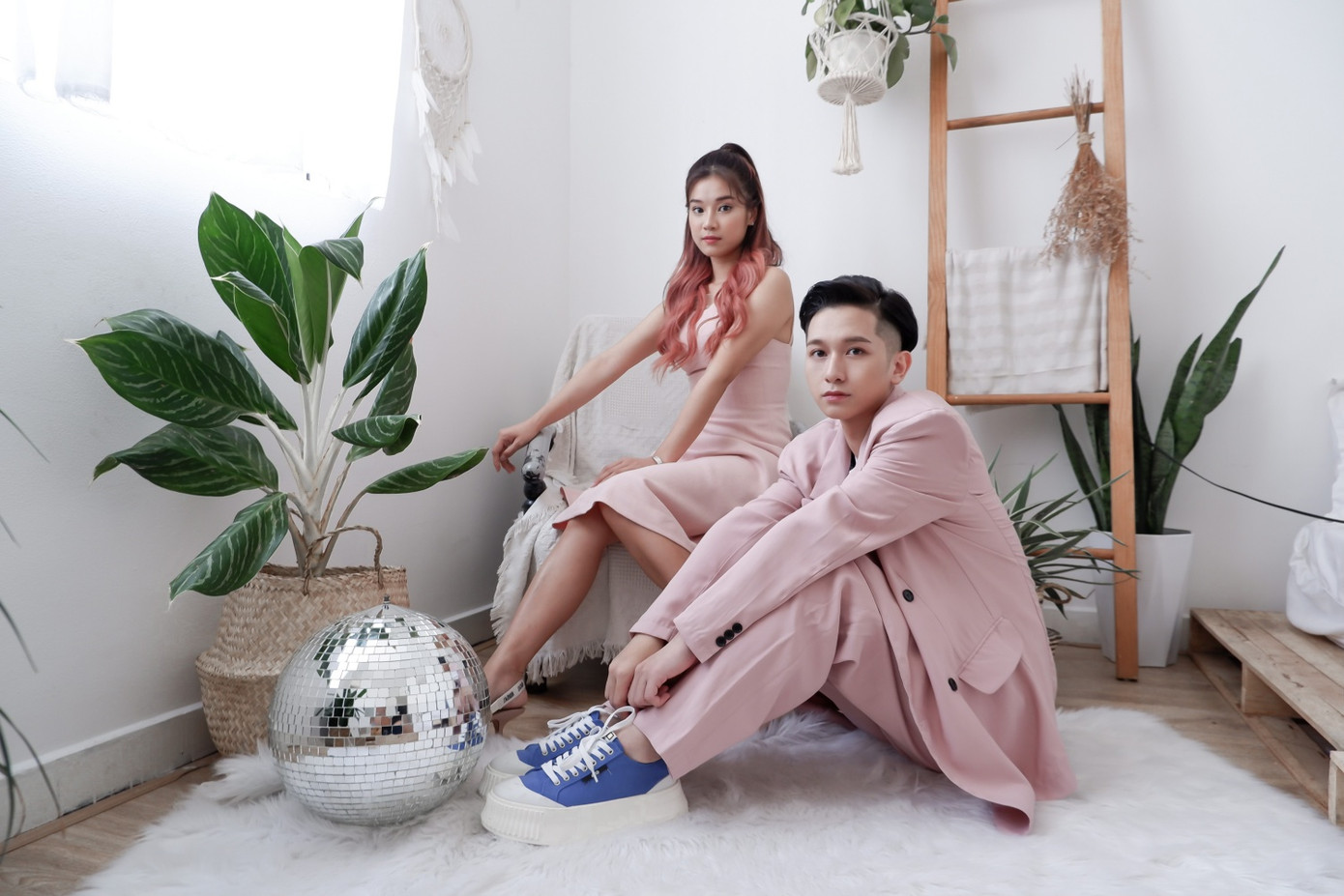 Hara Sara khoe bài mới, Đỗ Hoàng Dương kết hợp Hoàng Yến Chibi “tung chiêu” đối đầu ảnh 4