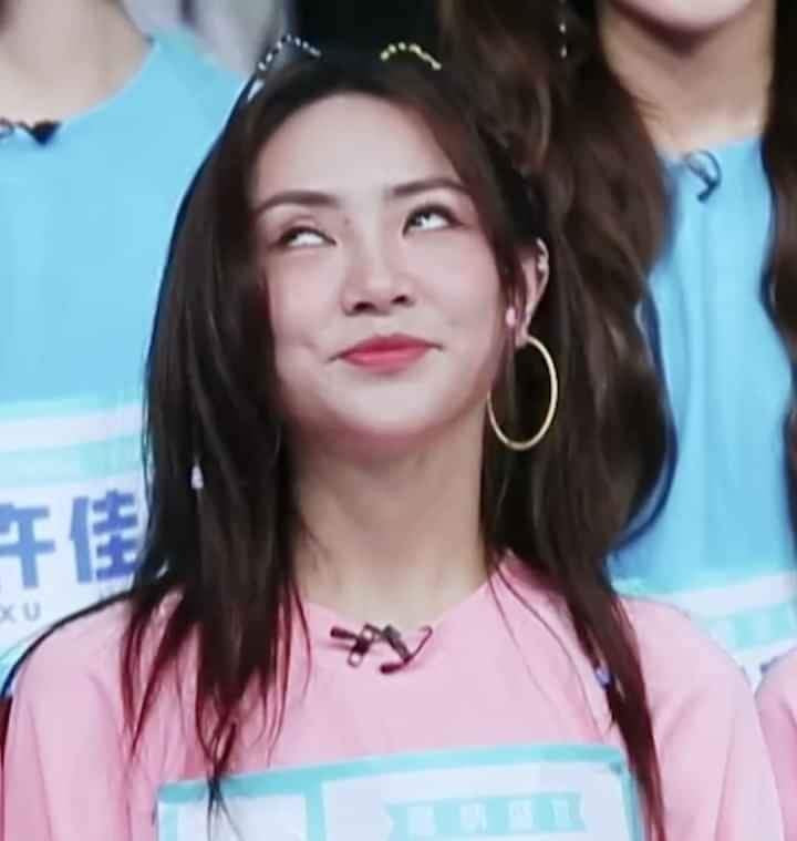 Khi thực tập sinh “Thanh Xuân Có Bạn 2” thành bạn cùng lớp, bạn muốn ngồi cùng bàn với ai? ảnh 12