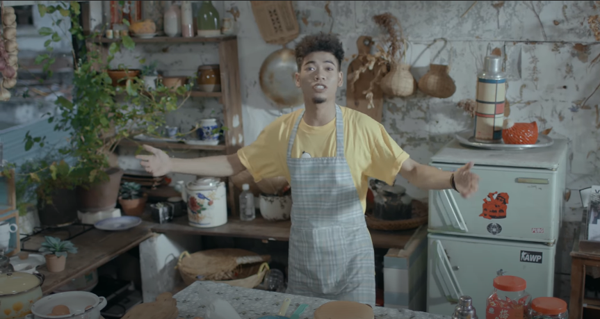 Hotgirl phát ngôn “Lisa không xinh bằng mình” nhận “bão dislike” cho dự án MV mới ảnh 1