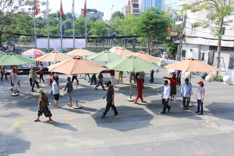 Góc sáng tạo: ĐH Hồng Bàng ra mắt hệ thống tự động phát gạo miễn phí cho người dân ảnh 2