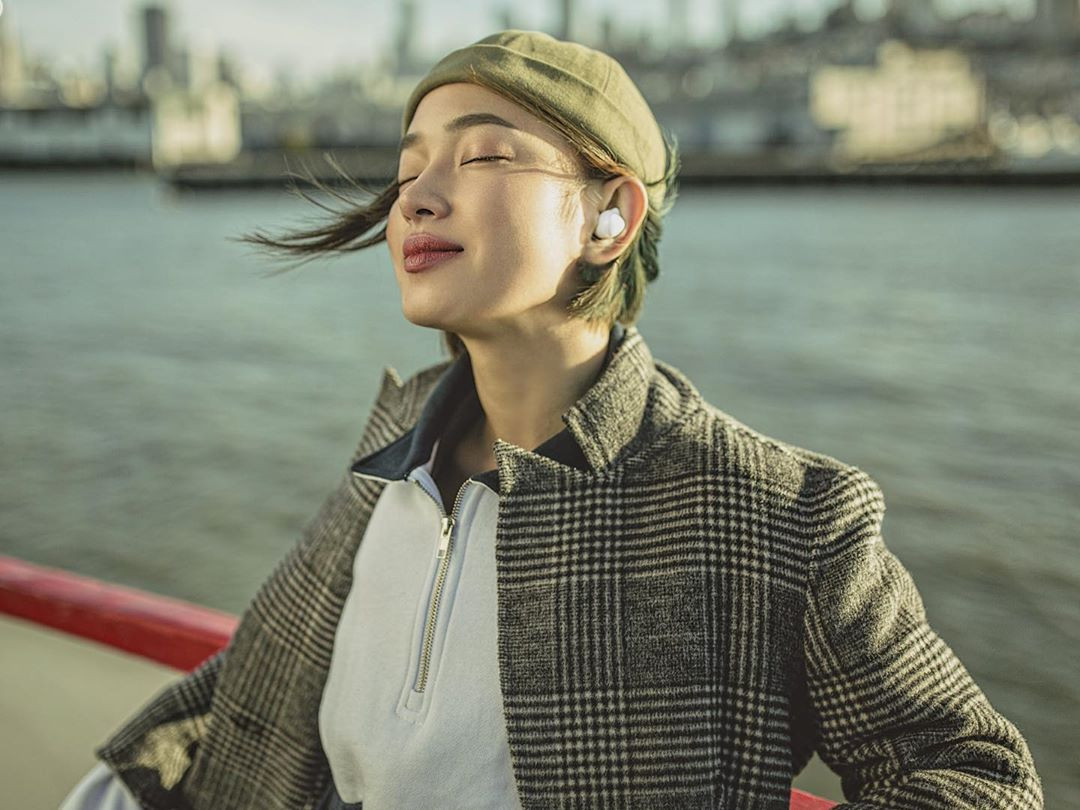 Châu Bùi “update” phiên bản tràn đầy năng lượng ngay sau khi rời khu cách ly ảnh 1