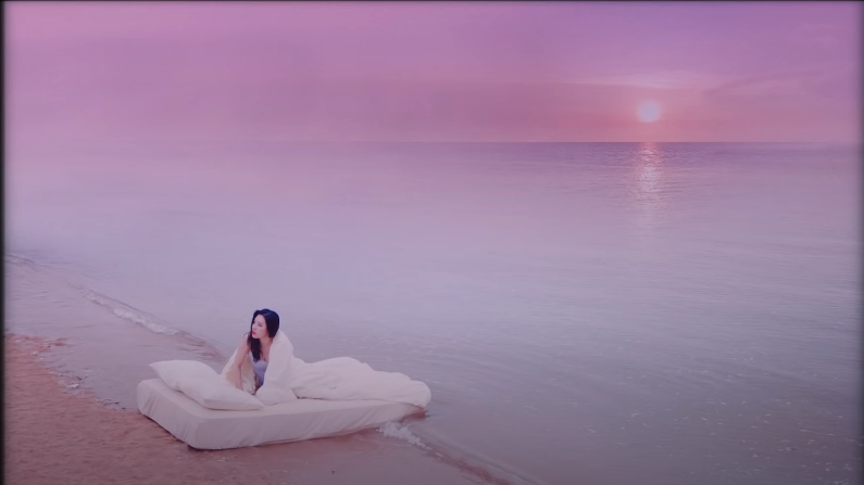 Sunmi và Hwasa (Mamamoo) đồng loạt trở lại: Chưa biết “mèo nào cắn mỉu nào“ ảnh 6