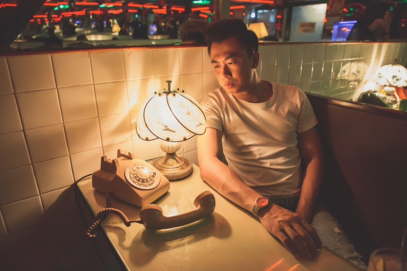 Sao Việt 24H: Hà Lan “Mắt Biếc” hóa nàng thơ, Hồ Việt Trung ra nhạc chế “thời Cô Vy” ảnh 1