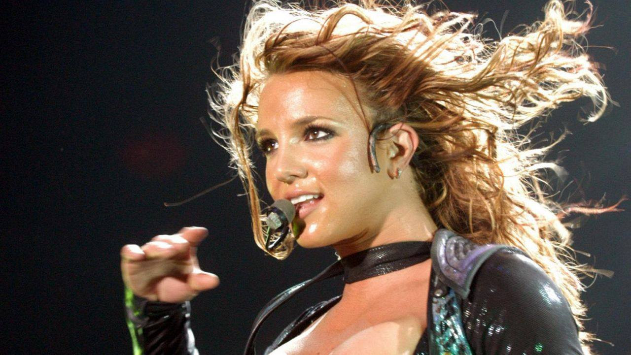 Britney Spears lên tiếng cầu cứu, yêu cầu loại bỏ quyền kiểm soát từ chính cha ruột ảnh 6