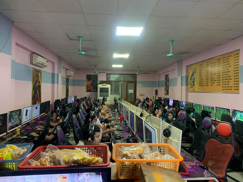 Quán game, hàng internet 'bủa vây' ngõ nhỏ ảnh 3
