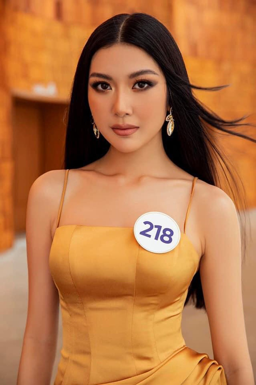 Được bạn trai rủ 'lên phường', Á hậu Thuý Vân bị fans nghi ngờ đi đăng ký kết hôn ảnh 3