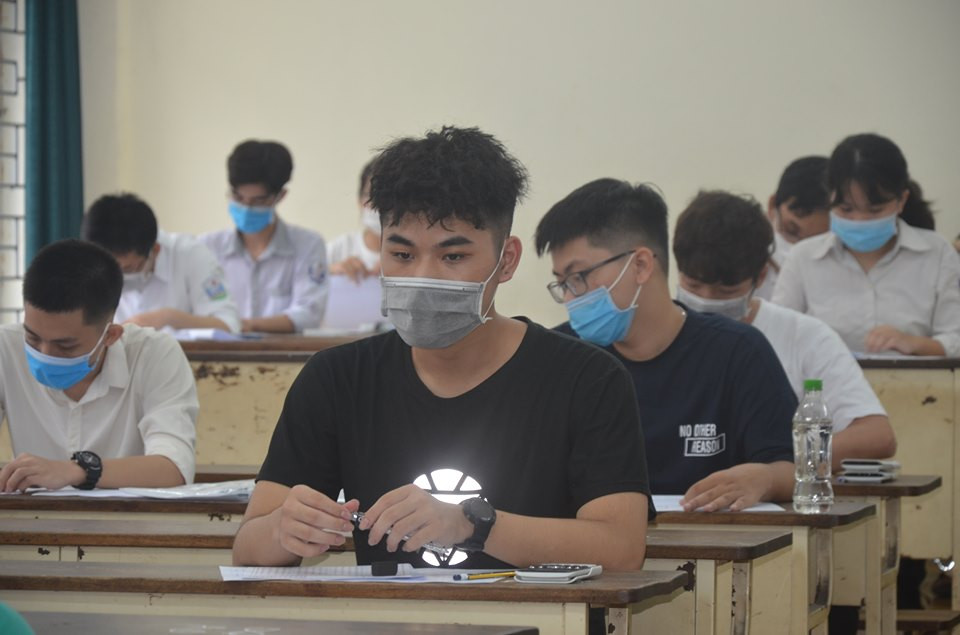 Gần 5.000 thí sinh về Hà Nội thi vào trường ĐH Bách Khoa ảnh 1