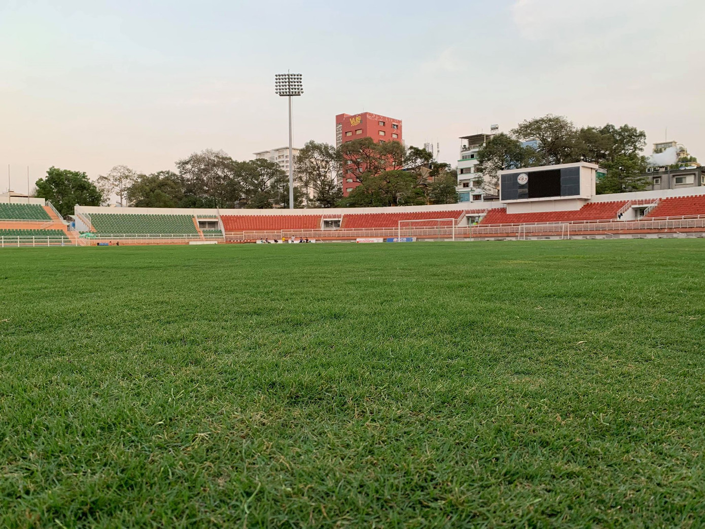 Cận cảnh sân Thống Nhất trước trận tranh Siêu Cup Quốc gia ảnh 10