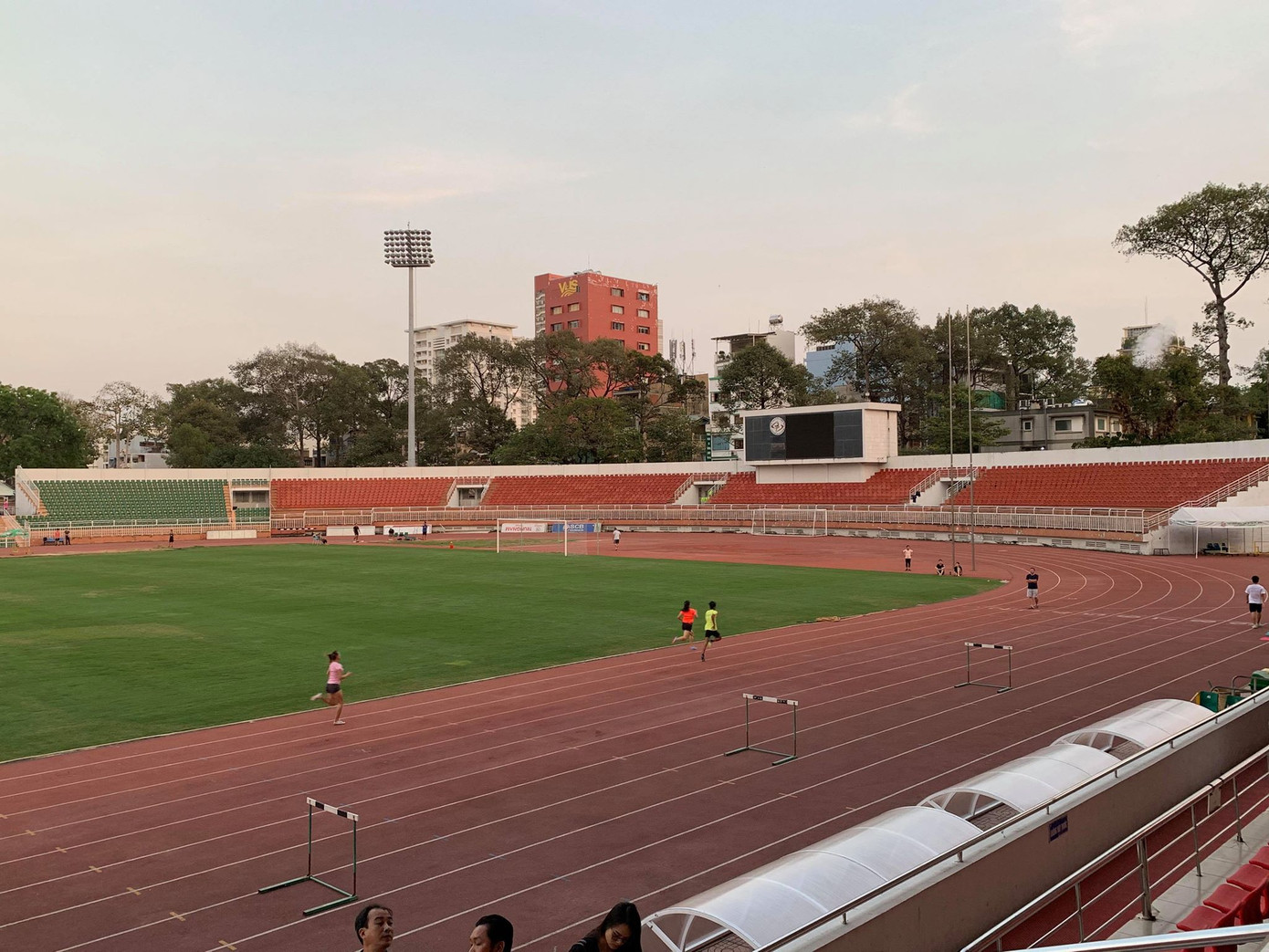 Cận cảnh sân Thống Nhất trước trận tranh Siêu Cup Quốc gia ảnh 8