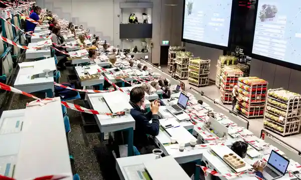 Nước Anh và những thay đổi mang tính hệ thống sau khi kết thúc phong tỏa toàn quốc ảnh 2