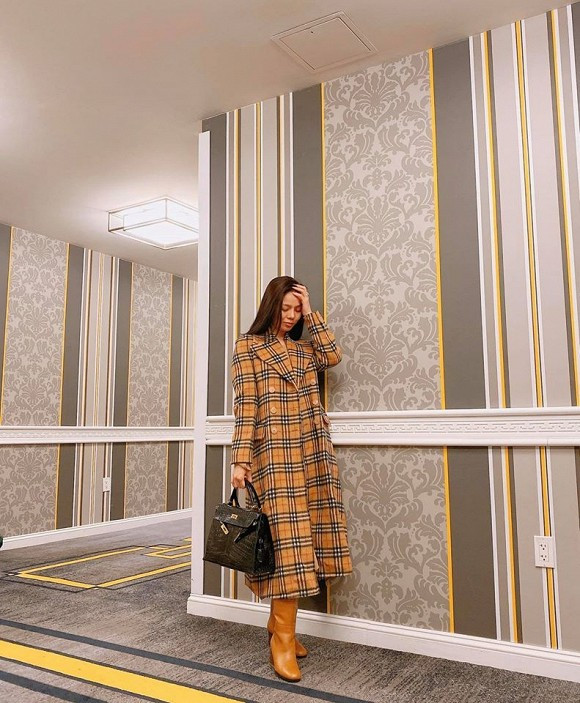 Showbiz 30/11: Lệ Quyên tiết lộ lý do thức trắng hai đêm liền ảnh 1