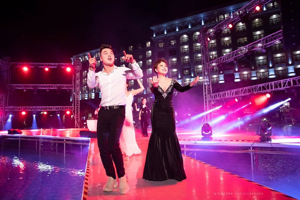 Bị chê mặc ‘lố’ ở đám cưới Đông Nhi, danh hài Việt Hương nói gì? ảnh 8