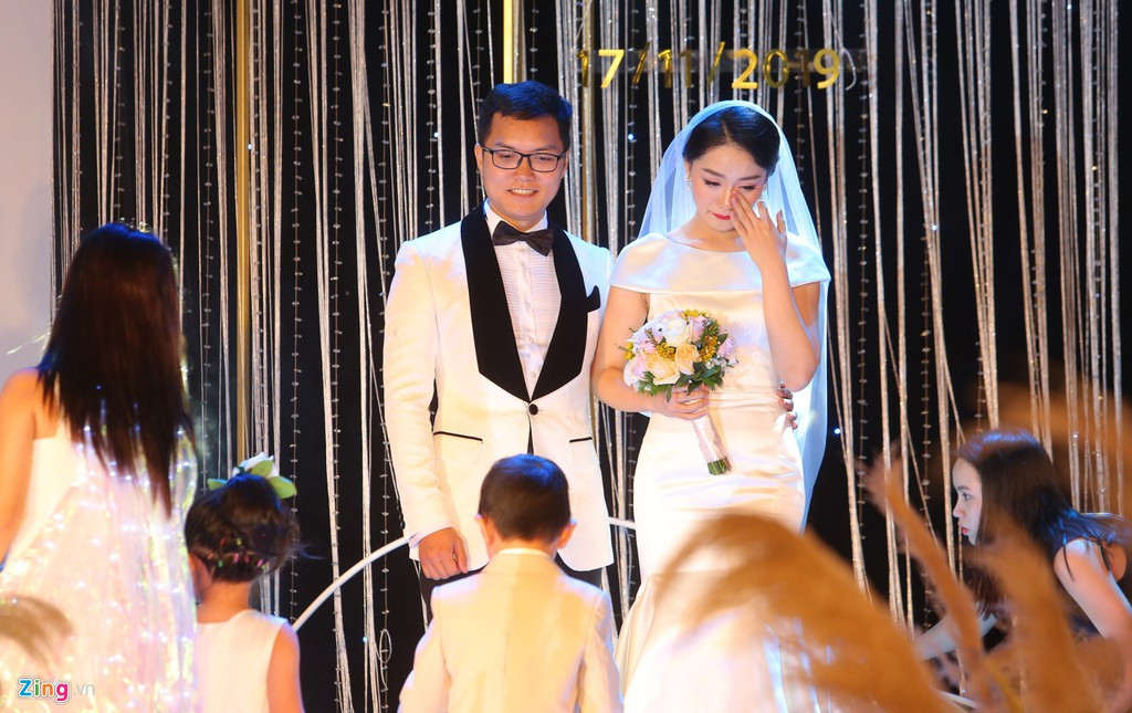 Showbiz 17/11: Việt Anh lên tiếng khi bị đồn có tình mới hậu ly hôn 5 tháng ảnh 2