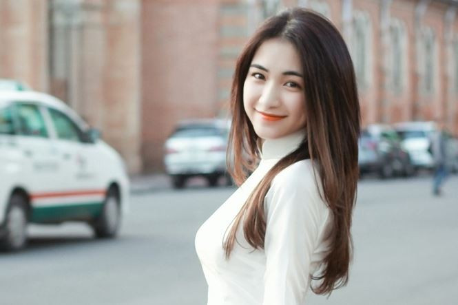 Showbiz 7/11: Phan Văn Đức và bạn gái hotgirl làm đám hỏi vào tháng sau ảnh 1