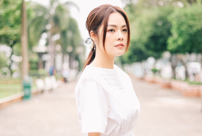 Showbiz 16/11: 'Quốc bảo mỹ nữ' Nhật Bản bị bắt ảnh 4