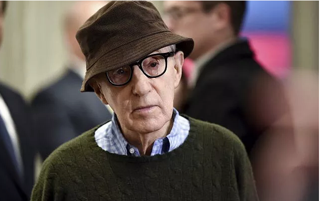 Showbiz 10/11: Đông Nhi, Ông Cao Thắng xuất hiện sau lễ cưới bạc tỷ ảnh 3