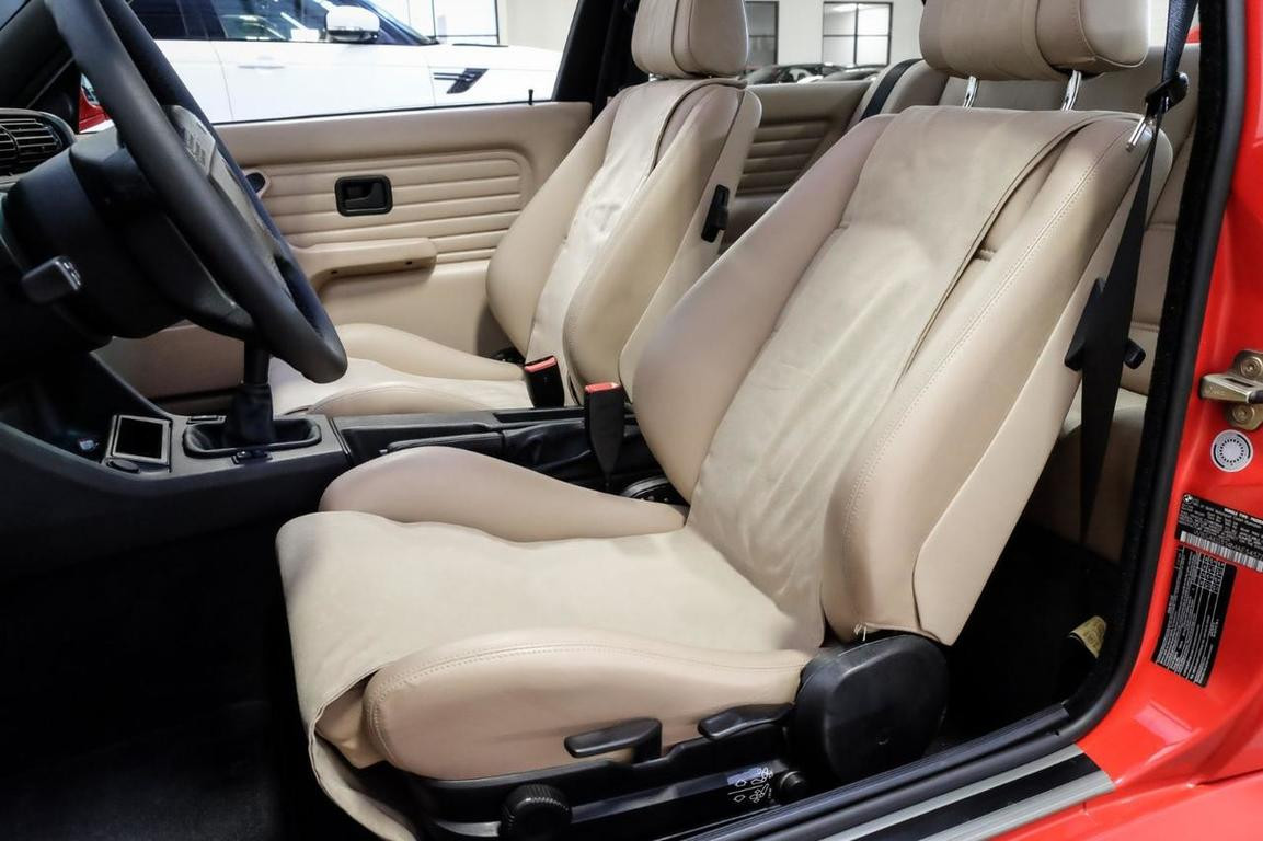 BMW M3 E30 của Paul Walker sang tay với giá 150.000 USD ảnh 2