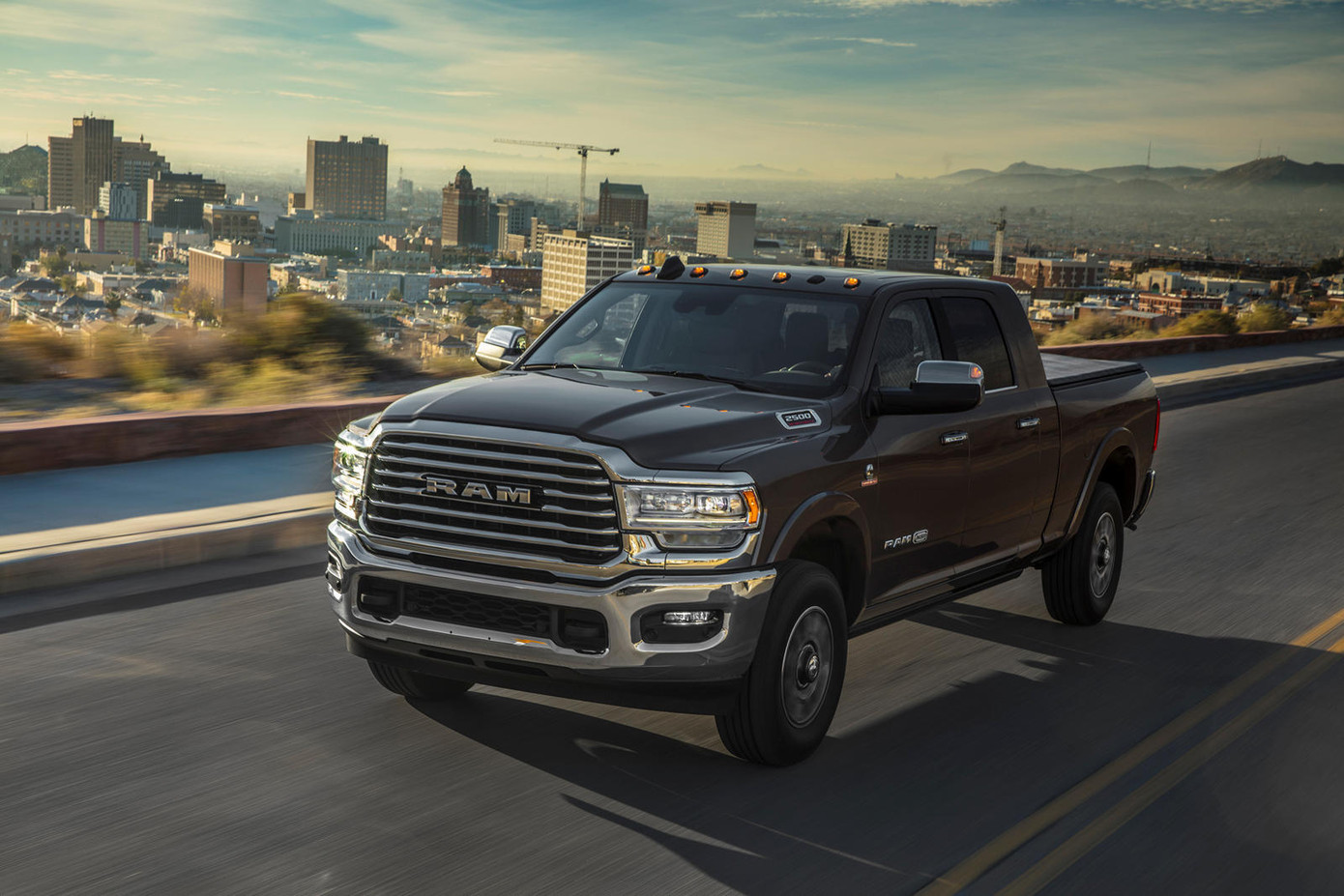 Top 10 mẫu xe có động cơ siêu khủng trong năm 2020 ảnh 4