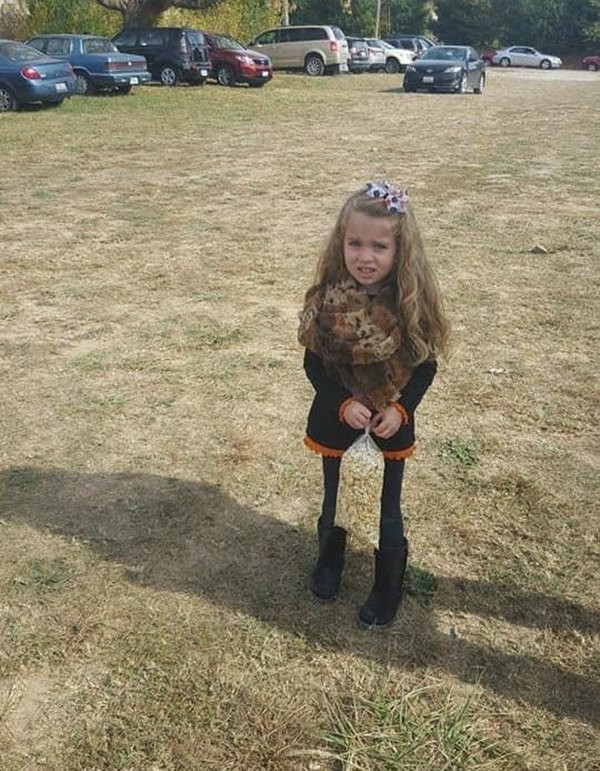 Bức ảnh kỳ lạ gây “ảo giác” khiến cư dân mạng tranh cãi không ngừng, bạn nhìn thấy gì trong ảnh? ảnh 2