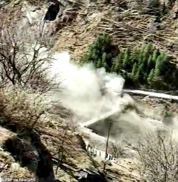 Vỡ sông băng khiến nhiều người mất tích ở Ấn Độ: Những hình ảnh kinh hoàng và những lý do có thể ảnh 2