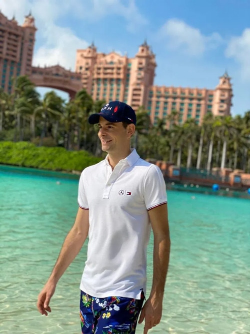 Chuyện thật như đùa: Giả làm cầu thủ, lừa đội bóng Champions League ký hợp đồng 500 triệu/ tháng ảnh 3