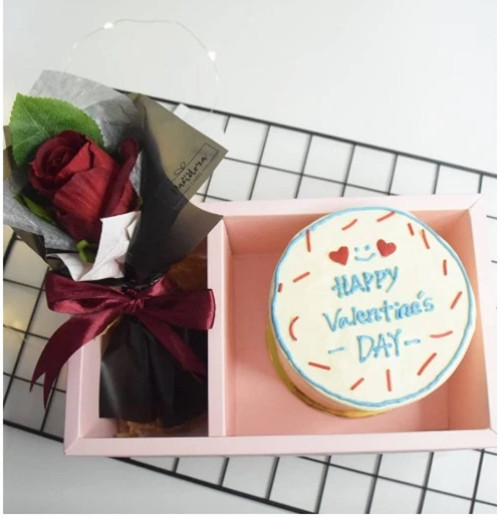 Nam sinh viên đặt tiệm bánh gửi bánh cho… 5 cô người yêu khác nhau vào đúng ngày Valentine ảnh 1