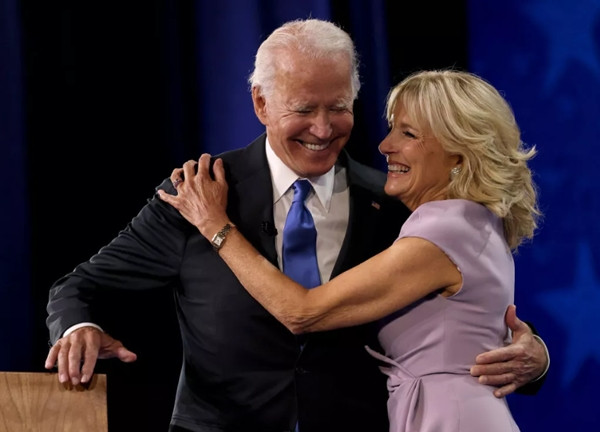 Valentine ở Nhà Trắng: Tổng thống Mỹ Joe Biden tiết lộ quà Valentine “kỳ cục” của Phu nhân ảnh 6 Valentine ở Nhà Trắng: Tổng thống Mỹ Joe Biden tiết lộ quà Valentine “kỳ cục” của Phu nhân ảnh 6