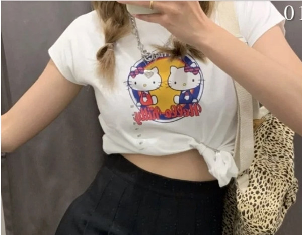 Phản đối trào lưu thời trang kỳ quặc, Uniqlo ở Trung Quốc cấm người lớn mặc thử đồ trẻ em ảnh 4