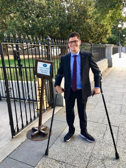 Câu chuyện kỳ diệu đằng sau đôi giày “không cần chạm tay” đầu tiên của hãng Nike ảnh 1