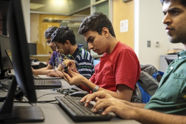 “Cú bật” thời Tổng thống Biden: Số sinh viên quốc tế đăng ký tới Mỹ du học đang tăng trở lại ảnh 3