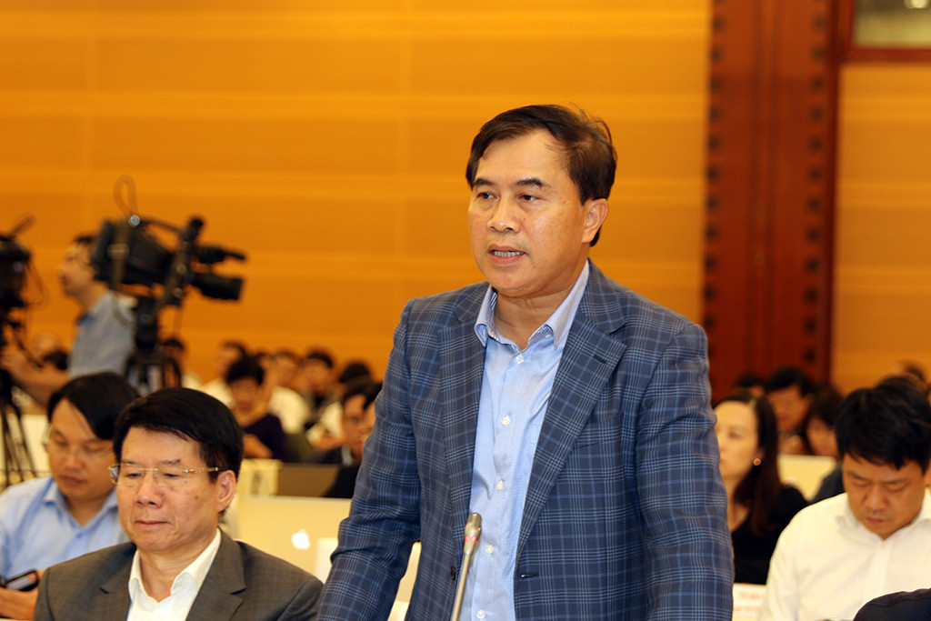 Thứ trưởng Bộ Nông nghiệp: 'Chưa bao giờ lũ chồng lũ, bão chồng bão như vậy' ảnh 1