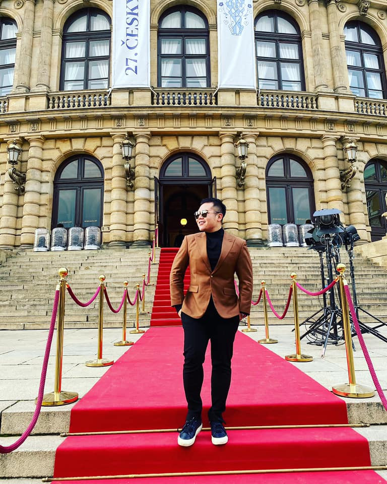 Cập nhật những sao Việt xem thời trang ở Ý, Pháp về bị cách ly vì dịch Covid-19 ảnh 4