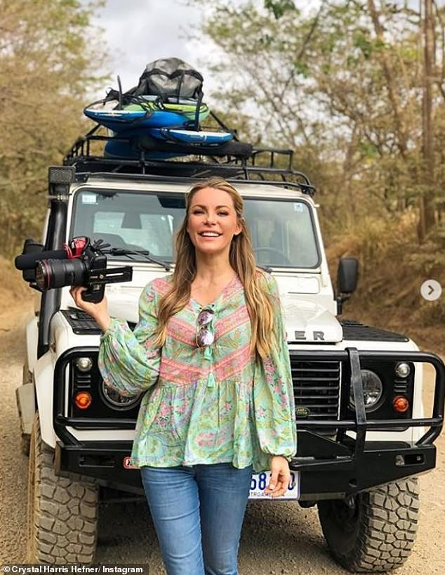 Vợ trẻ kém 60 tuổi kể về cuộc sống ‘không tình dục’ với trùm Playboy quá cố ảnh 2