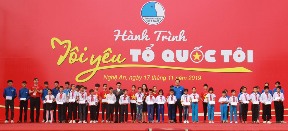 Nhiều hoạt động Tôi yêu Tổ quốc tôi trên quê hương Bác Hồ ảnh 4