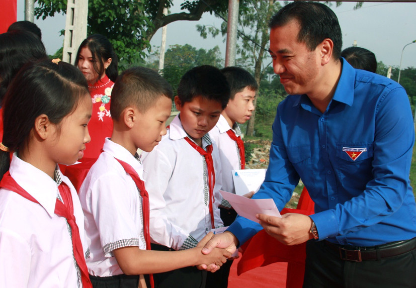 Nhiều hoạt động Tôi yêu Tổ quốc tôi trên quê hương Bác Hồ ảnh 3