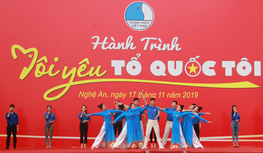 Nhiều hoạt động Tôi yêu Tổ quốc tôi trên quê hương Bác Hồ ảnh 1