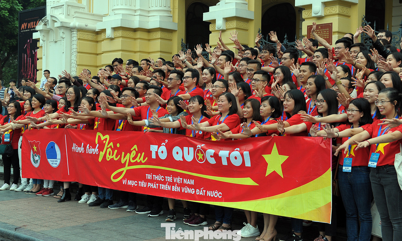 Trí thức trẻ Việt Nam toàn cầu tụ hội tham gia hành trình 'Tôi yêu Tổ quốc tôi' ảnh 11